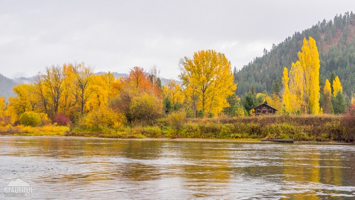 Photo from Waterfront Park of the town of Leavenworth, Central Cascades